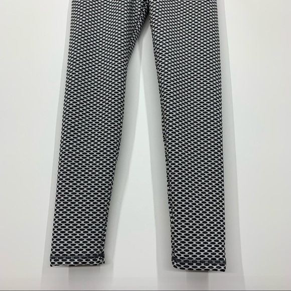 Honeycomb Scruch Booty Gray & White Leggings Mid To High Rise Medium - Picture 6 of 16
